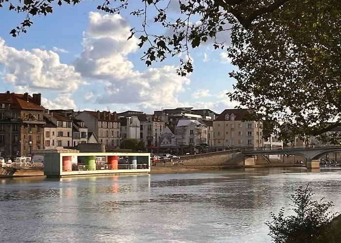 Bords De Marne *